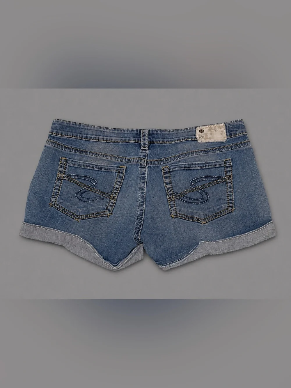 Silver Suki Women’s Denim Shorts Size 31/32 Blue Cuffed Stretch Low Rise Y2K - Picture 4 of 10